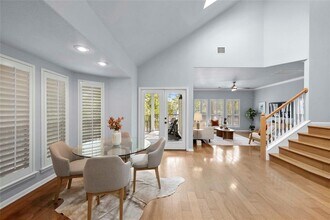 6704 Menchaca Rd in Austin, TX - Building Photo - Building Photo