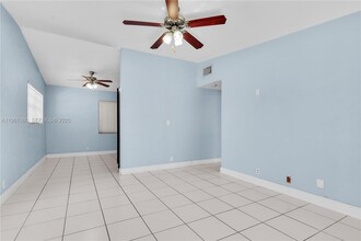 11535 Lincoln Blvd in Miami, FL - Building Photo - Building Photo