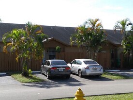 6740 NW 189th Terrace in Hialeah, FL - Building Photo