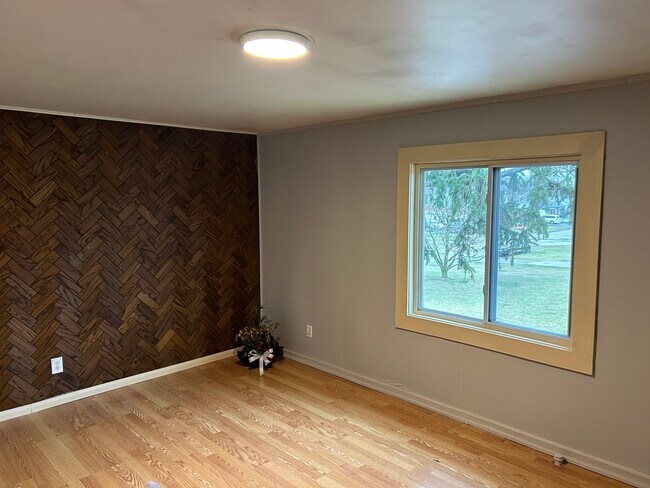 812 Bensette St in Windsor, ON - Building Photo - Building Photo