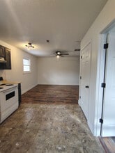 704 S 2nd St, Unit 5 in Williamsburg, KY - Foto de edificio - Building Photo