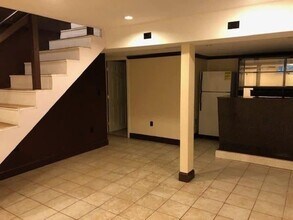 49 Hackensack Rd, Unit 1 in Chestnut Hill, MA - Building Photo - Building Photo