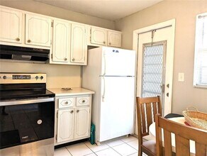 1280 NW 43rd Ave, Unit 205C in Lauderhill, FL - Building Photo - Building Photo