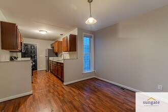 2410 E Fayette St in Baltimore, MD - Building Photo - Building Photo