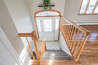 892 N Broadway in Massapequa, NY - Building Photo - Building Photo