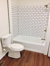 72 - .5 Hickory St, Unit 72.5 in Rochester, NY - Foto de edificio - Building Photo