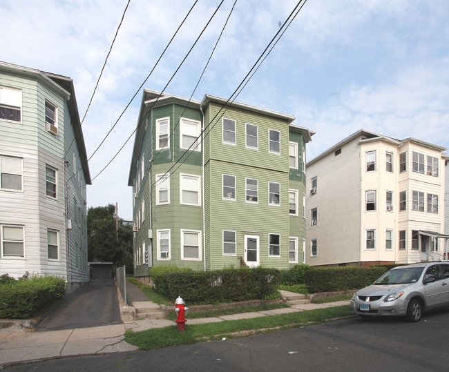 28 Horace St in New Britain, CT - Foto de edificio - Building Photo