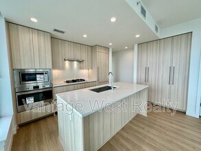 238 Leon Ave in Kelowna, BC - Building Photo - Building Photo