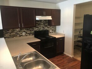 5210 E Desert Straw Ln in Tucson, AZ - Building Photo - Building Photo