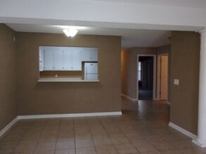 102 Creeke Ln in Enterprise, AL - Building Photo - Building Photo