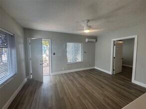 828 NE 17th Ave in Fort Lauderdale, FL - Building Photo - Building Photo