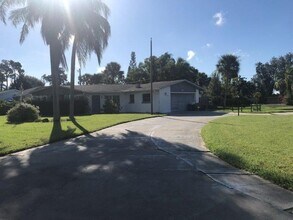 380 Tanager Rd in Venice, FL - Building Photo - Building Photo