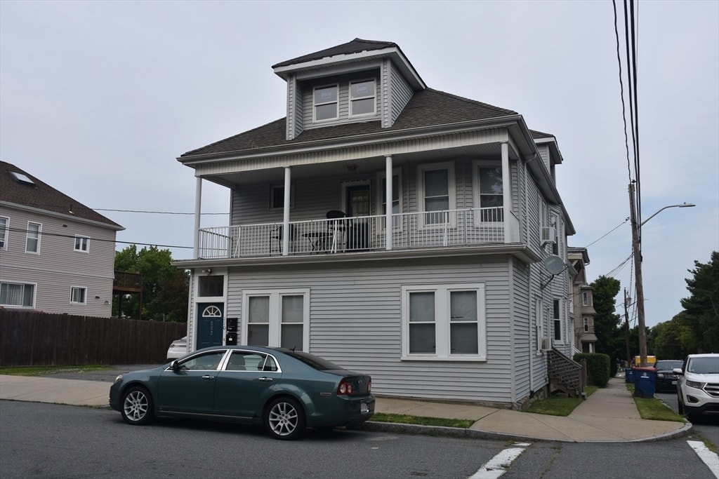 110 Reynolds St in New Bedford, MA - Building Photo