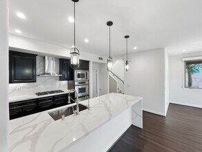 115 W Montecito Wy in San Diego, CA - Building Photo - Building Photo