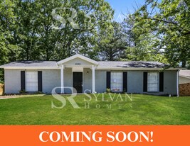 2124 Thousand Oaks Dr in Jackson, MS - Building Photo