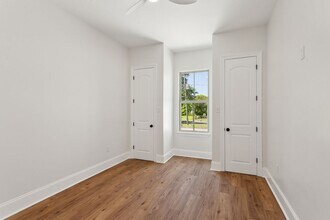 606 Whitney Ave. in New Orleans, LA - Building Photo - Building Photo