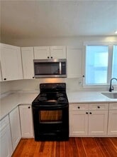 268 1/2 Greenville Ave in Johnston, RI - Building Photo - Building Photo