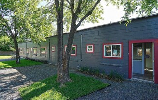 5021 Polk St in Houston, TX - Building Photo