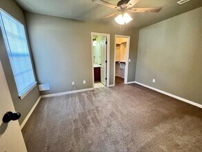 1962 E Peppervine Dr in Fayetteville, AR - Building Photo - Building Photo