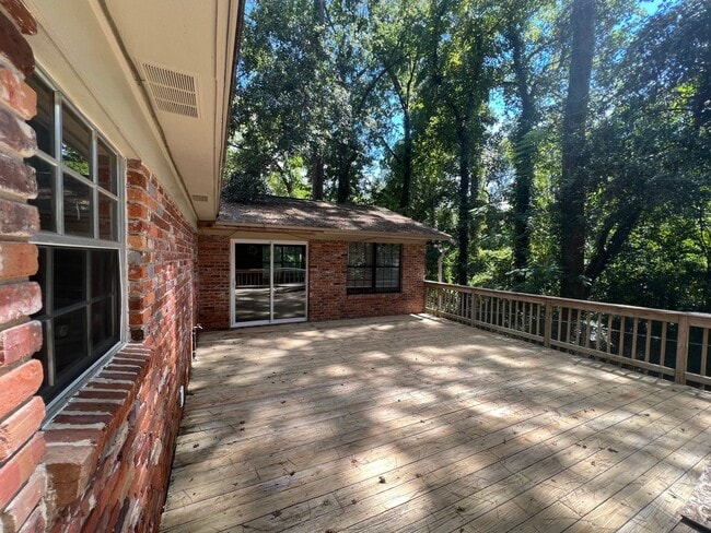2112 Great Oak Dr in Tallahassee, FL - Building Photo - Building Photo