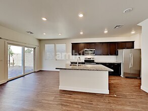 4725 Tire Swing St in North Las Vegas, NV - Building Photo - Building Photo