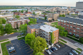 501 NE Madison Ave in Peoria, IL - Building Photo - Building Photo