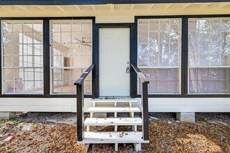 16643 Lake Cir in Conroe, TX - Building Photo - Building Photo