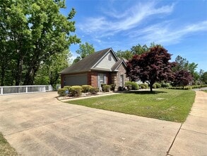 704 Emerald Dr in Prattville, AL - Building Photo - Building Photo