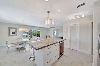 2811 NE 51st St, Unit 16 in Fort Lauderdale, FL - Building Photo - Building Photo