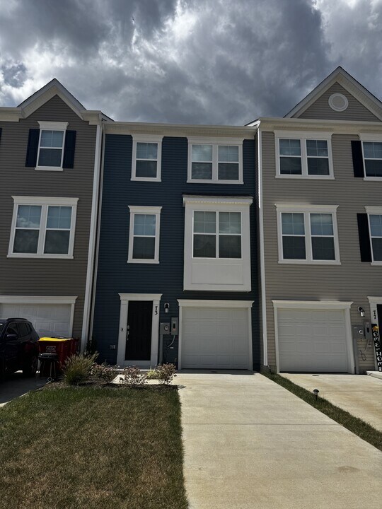 73 Gray Silver Rd in Inwood, WV - Building Photo