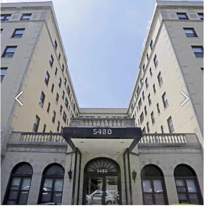 5480 S Cornell Ave in Chicago, IL - Building Photo