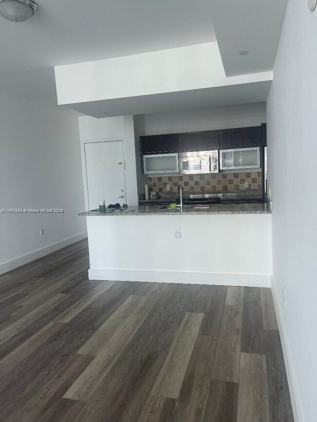 951 BRICKELL, Unit # 2101 in Miami, FL - Building Photo - Building Photo