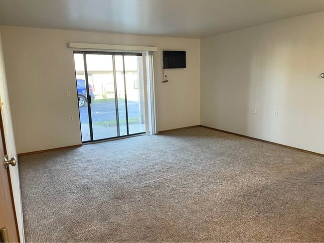 2745 Glen Creek Pl, Unit 2 in Appleton, WI - Building Photo - Building Photo