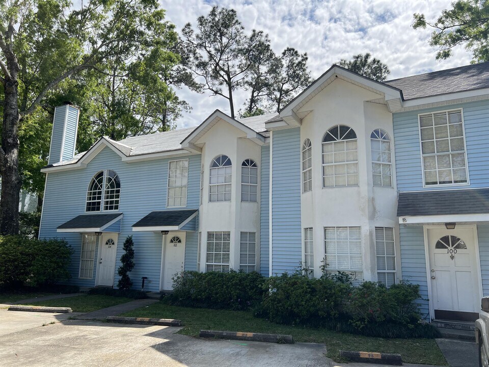 102 Trace Loop in Mandeville, LA - Building Photo