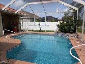 161 SE 17th St in Cape Coral, FL - Building Photo