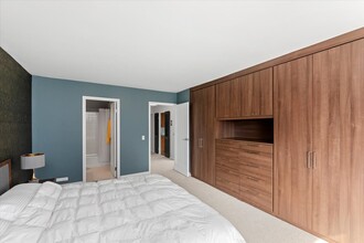 5445 N Sheridan Rd, Unit 1912 in Chicago, IL - Building Photo - Building Photo