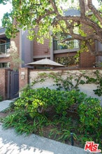 13050 Mindanao Way in Marina Del Rey, CA - Building Photo - Building Photo