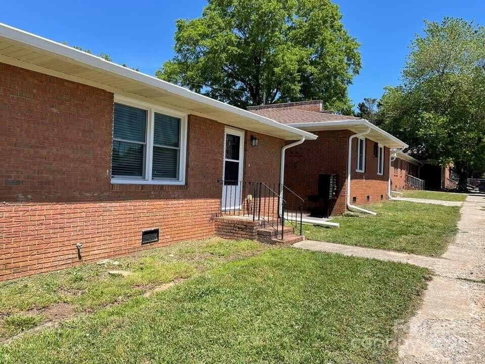 19612 Oak St in Cornelius, NC - Building Photo
