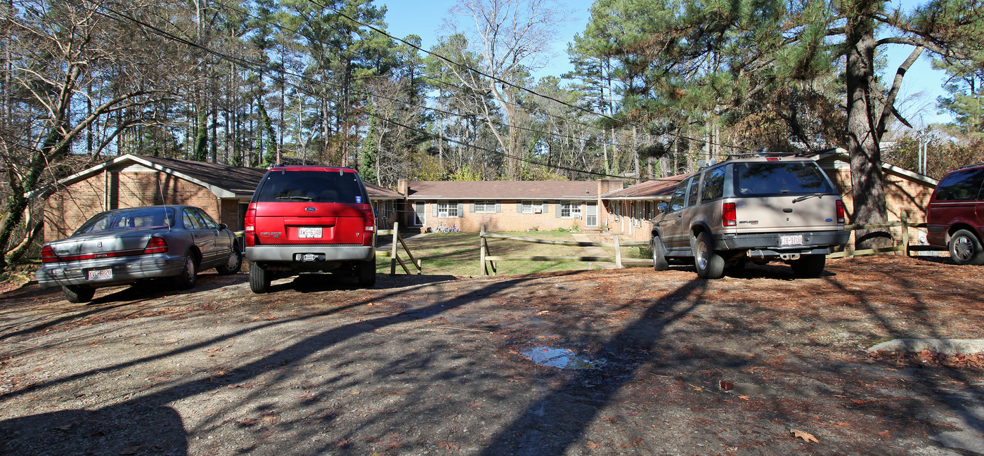 417 Raleigh Pines Dr in Raleigh, NC - Building Photo