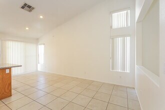 6059 Evening View St in North Las Vegas, NV - Foto de edificio - Building Photo