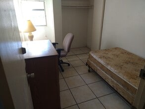 914 SW 8th Ave, Unit # 23 in Gainesville, FL - Building Photo - Building Photo