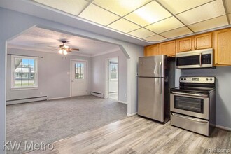 4644 Rochester Rd in Royal Oak, MI - Building Photo - Building Photo