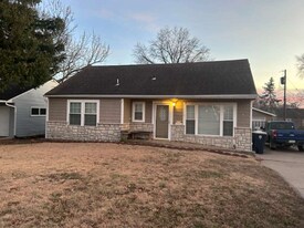 215 W 89th St in Kansas City, MO - Building Photo