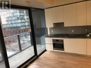625-629-629 King St W in Toronto, ON - Building Photo - Building Photo