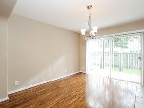 13125 Thoroughbred Loop in Largo, FL - Building Photo - Building Photo
