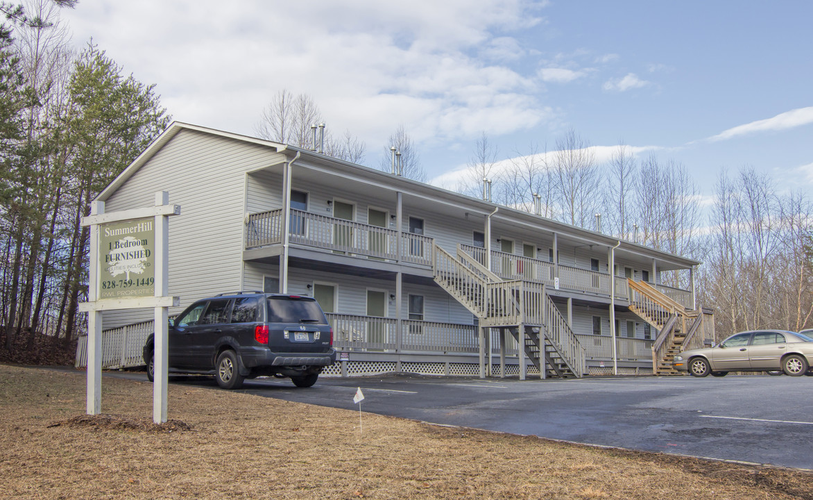 RWL Apartments in Lenoir, NC - Building Photo