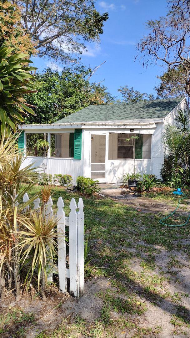 property at 118 Urquhart St