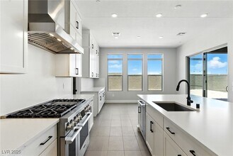 10632 Rolling Vista Dr in Las Vegas, NV - Foto de edificio - Building Photo