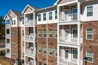 Wisteria Place at Hamilton Mill 55+ in Buford, GA - Foto de edificio - Building Photo