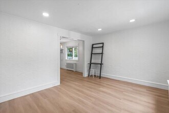 46 Marino Ave in Port Washington, NY - Building Photo - Building Photo